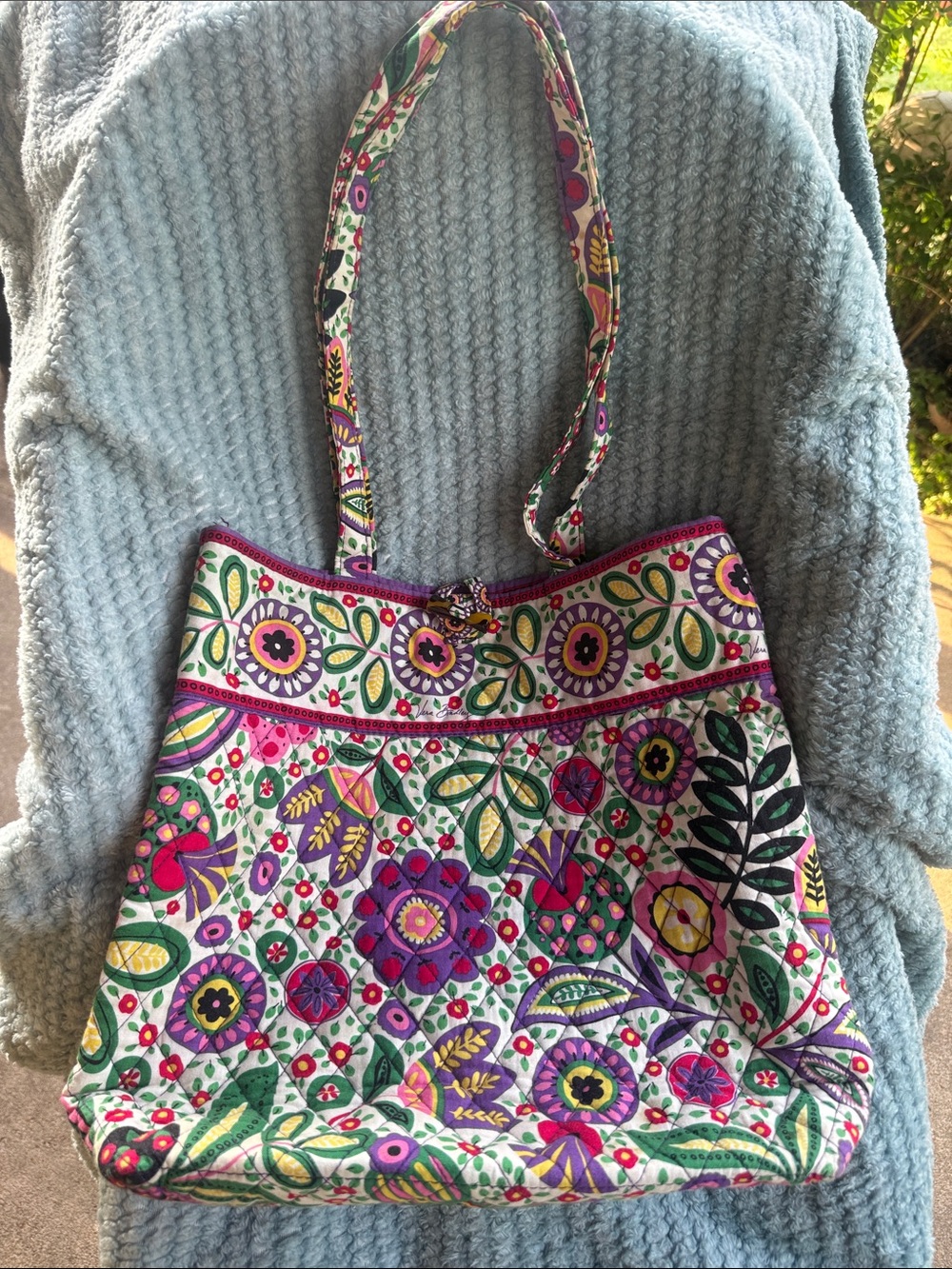 Retired Vera Bradley tote bag with Viva La Vera pattern n coin purse to match